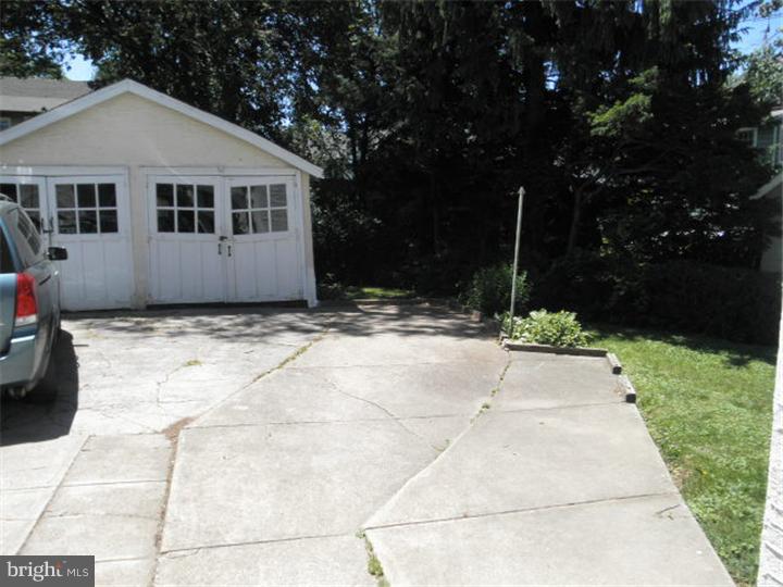 2428 Hollis Road Havertown, PA 19083 - Photo 20 of 20 Garage