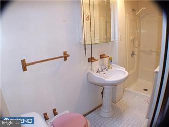 247 Richfield Road Upper Darby, PA 19082 - Photo 7 of 10