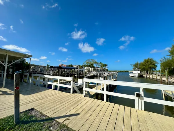 $229,900 | 1180 Chokoloskee Drive, Unit 32, Chokoloskee, FL 34138