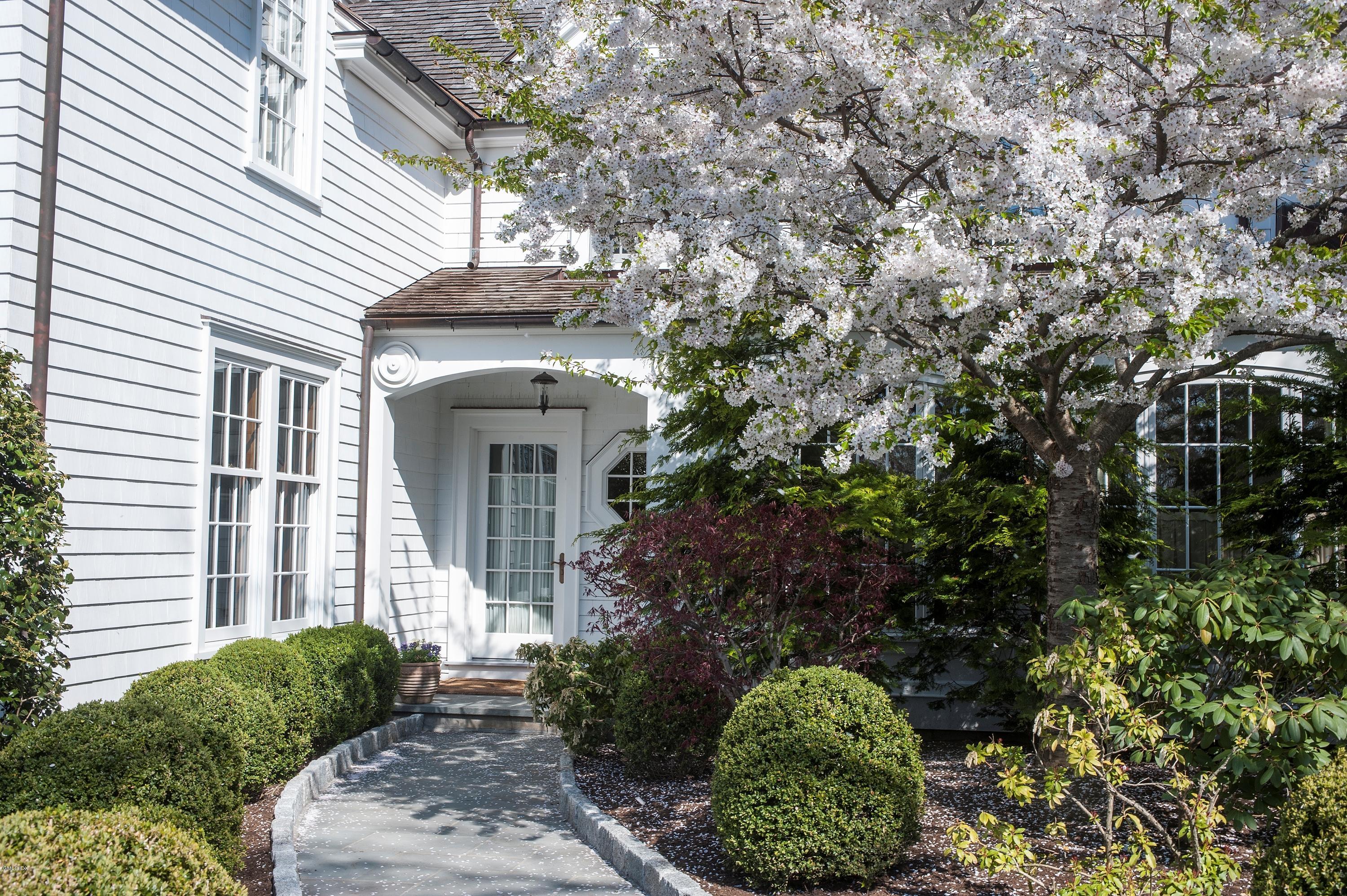 4 Cliffdale Road Greenwich, CT 06831 - Photo 3 of 17 Front