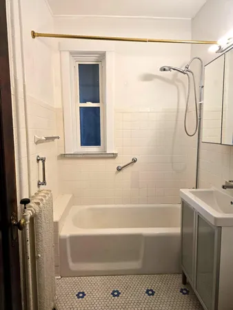 $1,600 | 520 State Street, Unit C, St. Joseph, MI 49085