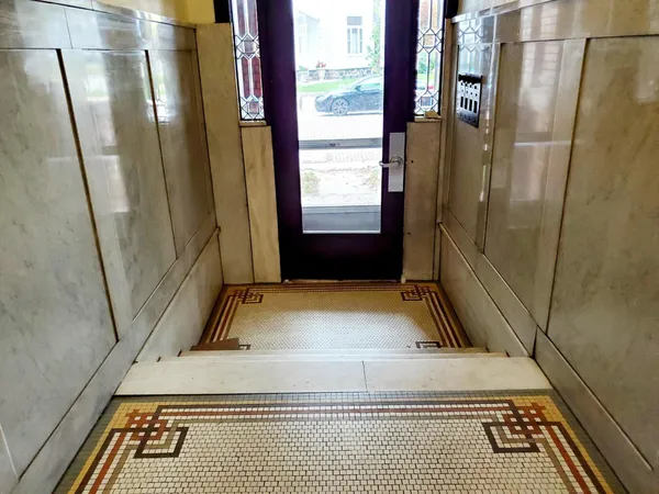 $1,600 | 520 State Street, Unit C, St. Joseph, MI 49085