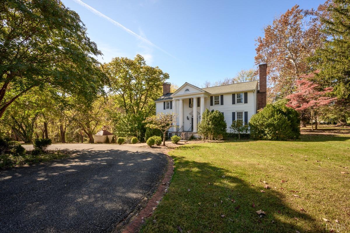 2812 Link Road Lynchburg, VA 24503 - Photo 4 of 65 a front view of house with yard and trees around