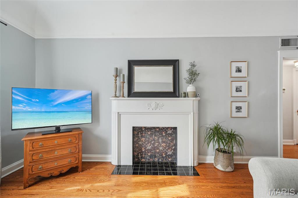 921 South Hanley Road, Unit F Clayton, MO 63105 - Photo 7 of 20