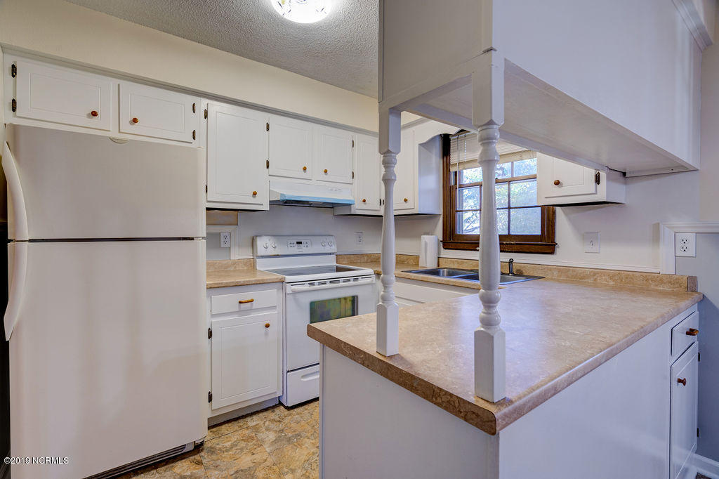 7802 Raintree Road Wilmington, NC 28411 - Photo 8 of 20 DSC00148_49_50