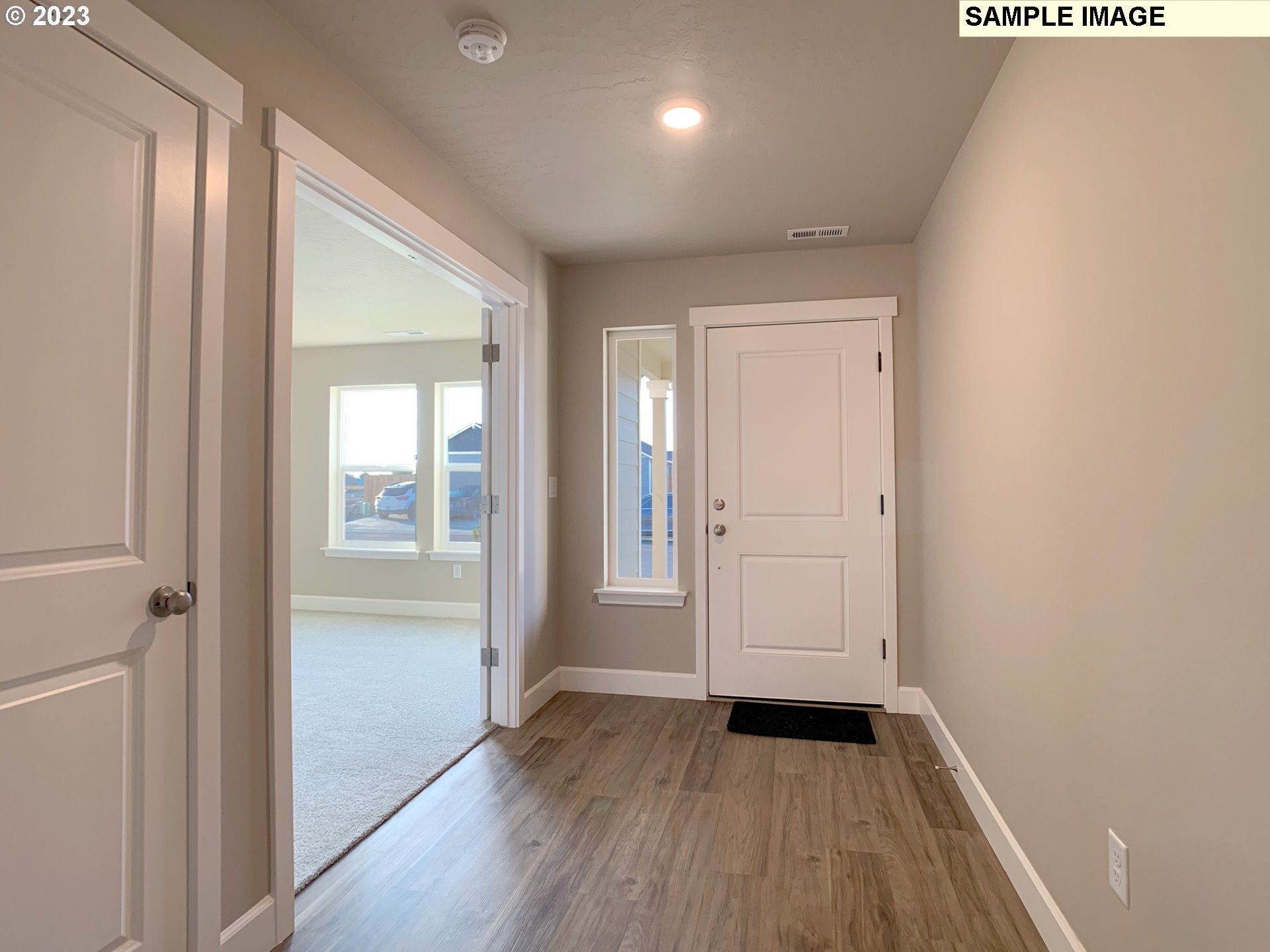 591 East Rosa Avenue Hermiston, OR 97838 - Photo 3 of 30 Gallery Image 3