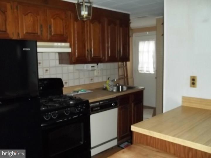415 W Road Ridley Park, PA 19078 - Photo 10 of 15 Kitchen