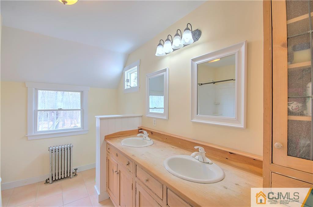40 Fresh Ponds Road East Brunswick, NJ 08816 - Photo 17 of 25 Gallery Image 17