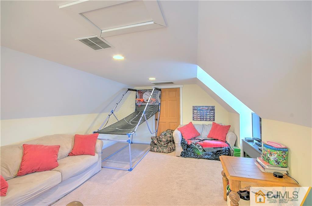 40 Fresh Ponds Road East Brunswick, NJ 08816 - Photo 18 of 25 Gallery Image 18
