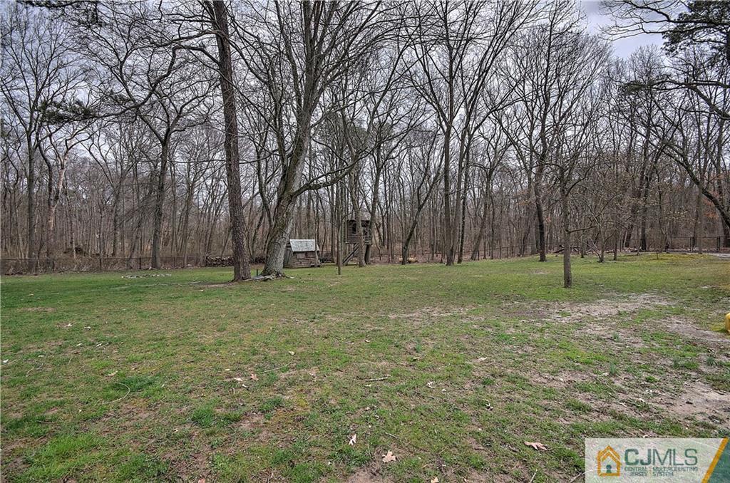 40 Fresh Ponds Road East Brunswick, NJ 08816 - Photo 24 of 25 Gallery Image 24