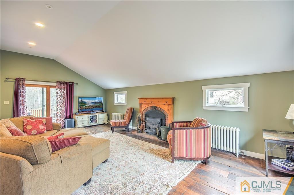 40 Fresh Ponds Road East Brunswick, NJ 08816 - Photo 4 of 25 Gallery Image 4