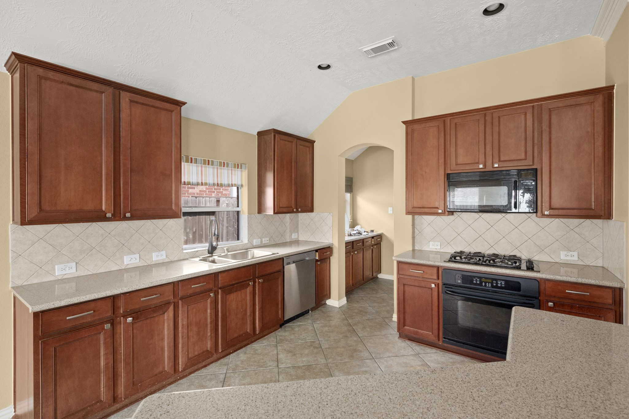 19830 Broadhead Manor Drive Spring, TX 77379 - Photo 19 of 36