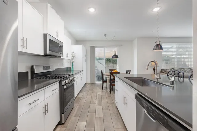 $433,000 | 712 North Bliss Lane, Clovis, CA 93611