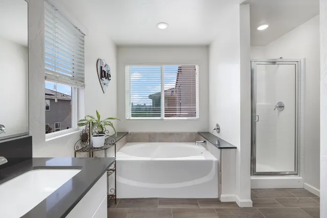 $433,000 | 712 North Bliss Lane, Clovis, CA 93611