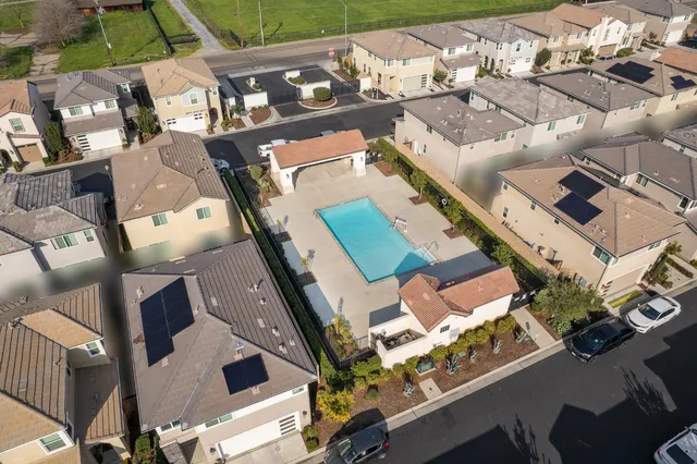 $433,000 | 712 North Bliss Lane, Clovis, CA 93611