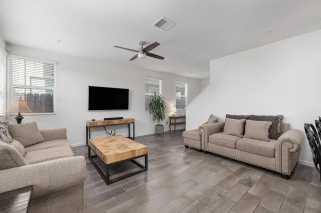 $433,000 | 712 North Bliss Lane, Clovis, CA 93611