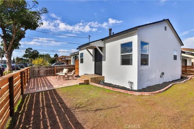 $699,900 | 1639 East Hungerford Street, Long Beach, CA 90805