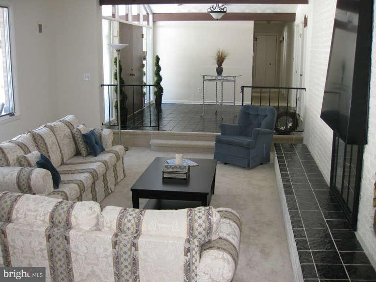 2117 Sondra Court Silver Spring, MD 20905 - Photo 11 of 30 Living Room & Foyer