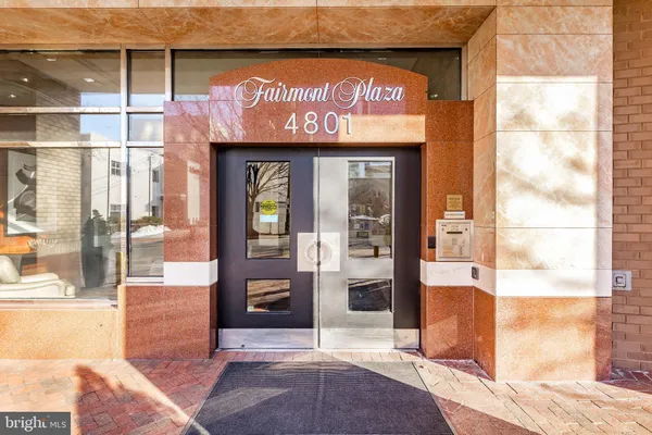 $2,100 | 4801 Fairmont Avenue, Unit 713, Bethesda, MD 20814