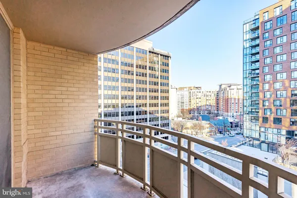 $2,100 | 4801 Fairmont Avenue, Unit 713, Bethesda, MD 20814