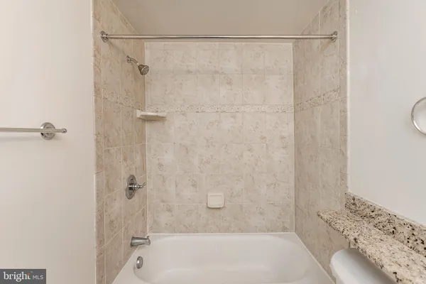 $2,100 | 4801 Fairmont Avenue, Unit 713, Bethesda, MD 20814