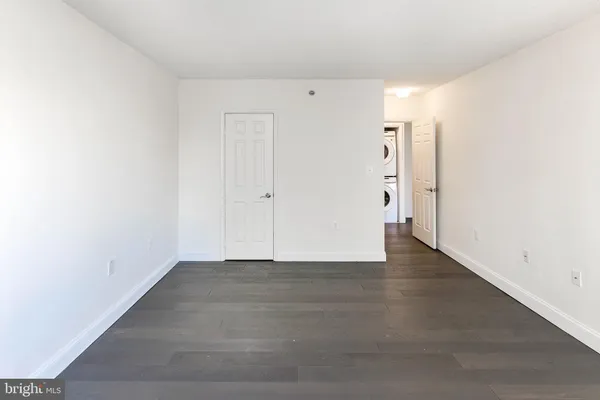 $2,100 | 4801 Fairmont Avenue, Unit 713, Bethesda, MD 20814