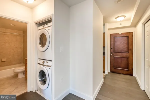 $2,100 | 4801 Fairmont Avenue, Unit 713, Bethesda, MD 20814