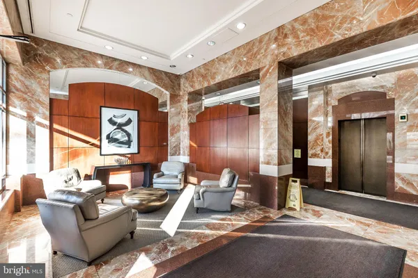 $2,100 | 4801 Fairmont Avenue, Unit 713, Bethesda, MD 20814