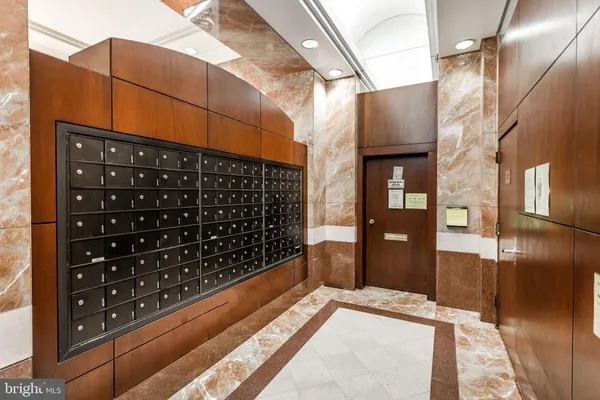 $2,100 | 4801 Fairmont Avenue, Unit 713, Bethesda, MD 20814