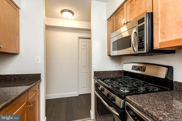 $2,100 | 4801 Fairmont Avenue, Unit 713, Bethesda, MD 20814