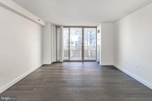 $2,100 | 4801 Fairmont Avenue, Unit 713, Bethesda, MD 20814