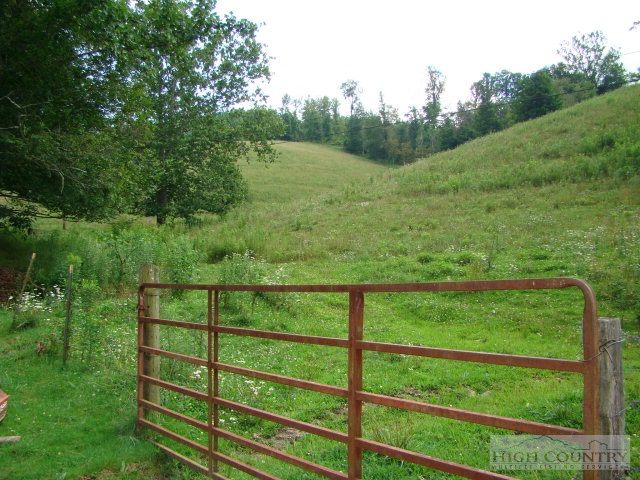 116 Bethel Road Vilas, NC 28692 - Photo 3 of 15 Gallery Image 3