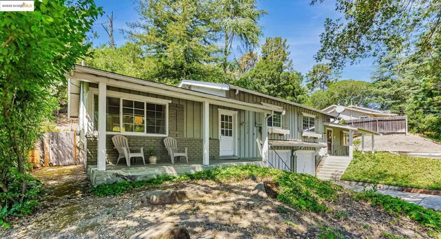 $1,398,800 | 2048-2050 Donald Drive, Moraga, CA 94556