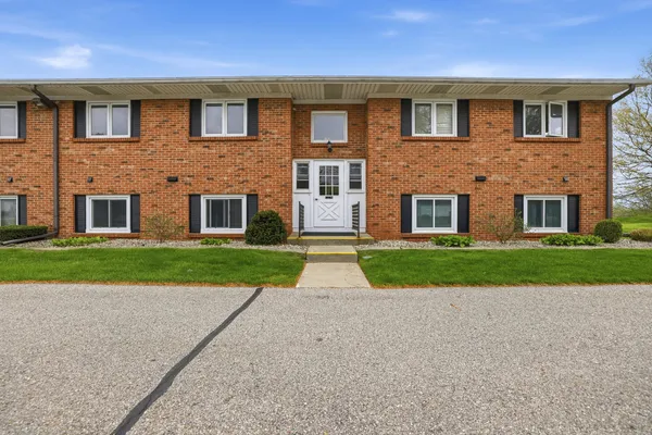 $154,900 | 230 South State Street, Unit 15, Zeeland, MI 49464
