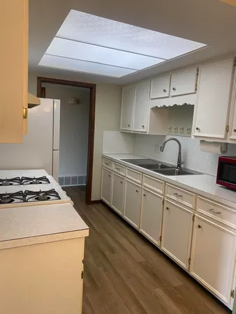$154,900 | 230 South State Street, Unit 15, Zeeland, MI 49464