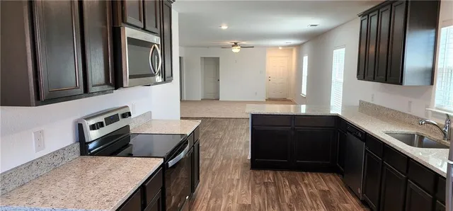 $2,000 | 18312 Speculator Lane, Elgin, TX 78621