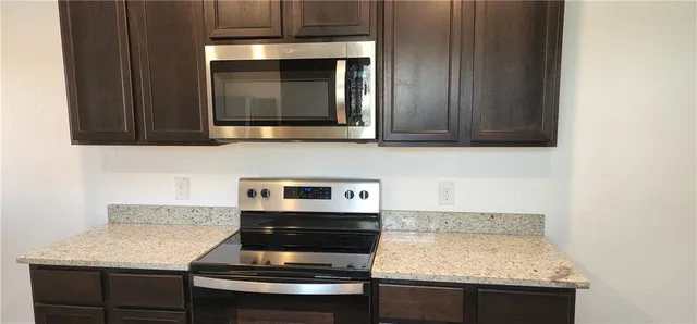 $2,000 | 18312 Speculator Lane, Elgin, TX 78621