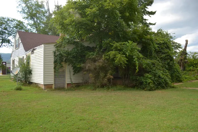 $159,000 | 1344 Highway 127 Bypass, Pikeville, TN 37367