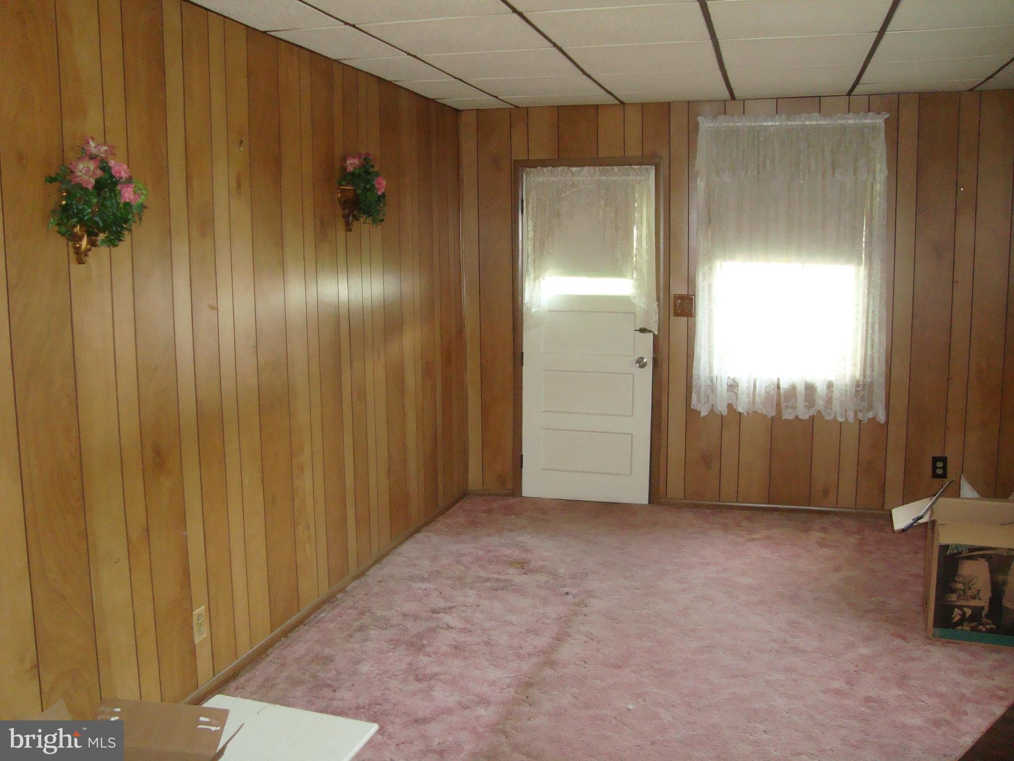 6140 Ebenezer Road Baltimore, MD 21220 - Photo 9 of 12 Living Room