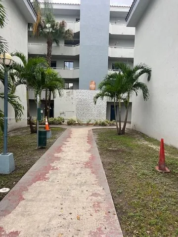 $1,900 | 8365 Southwest 152nd Avenue, Unit C104, Miami, FL 33193
