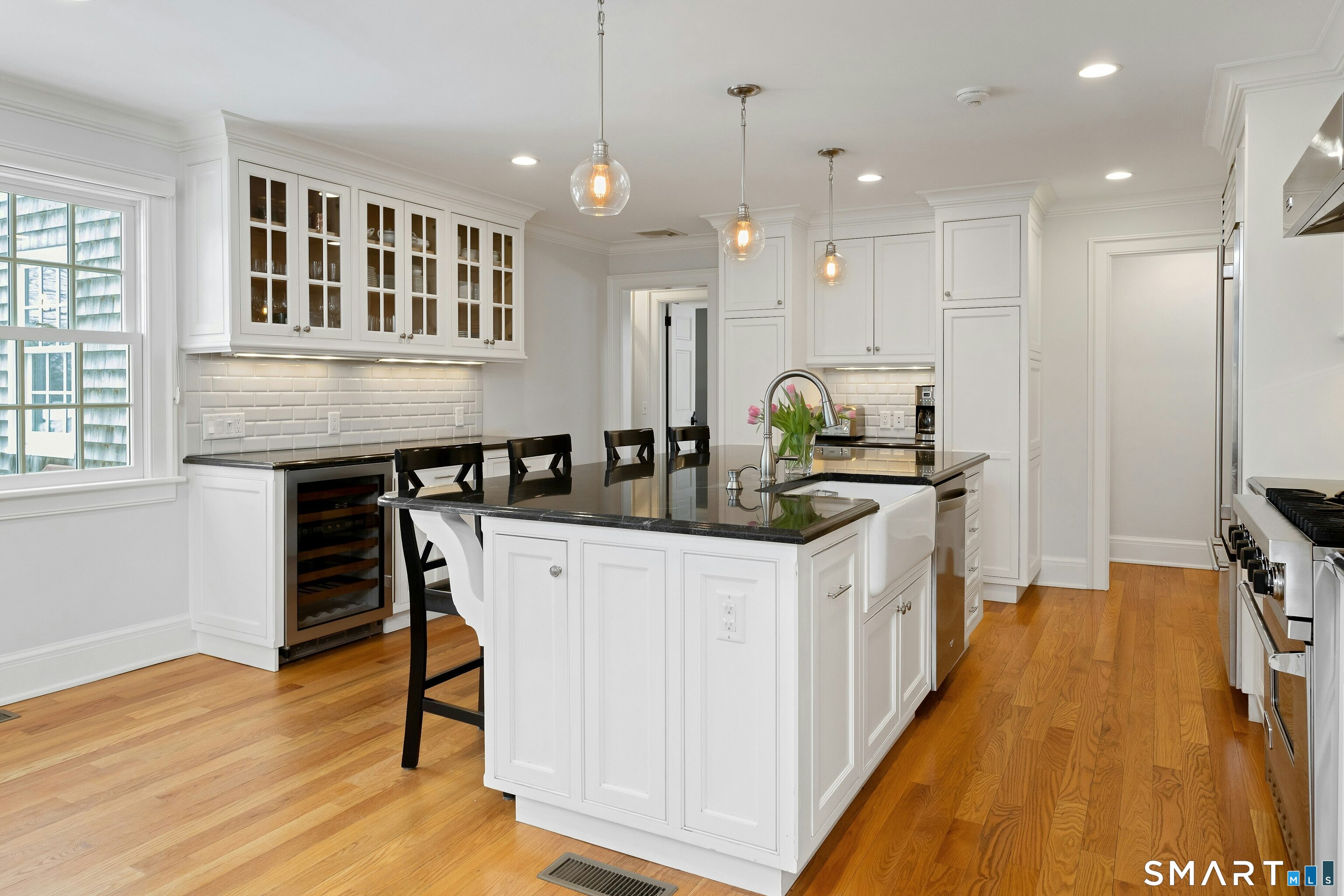 12 Walmsley Road Darien, CT 06820 - Photo 11 of 37