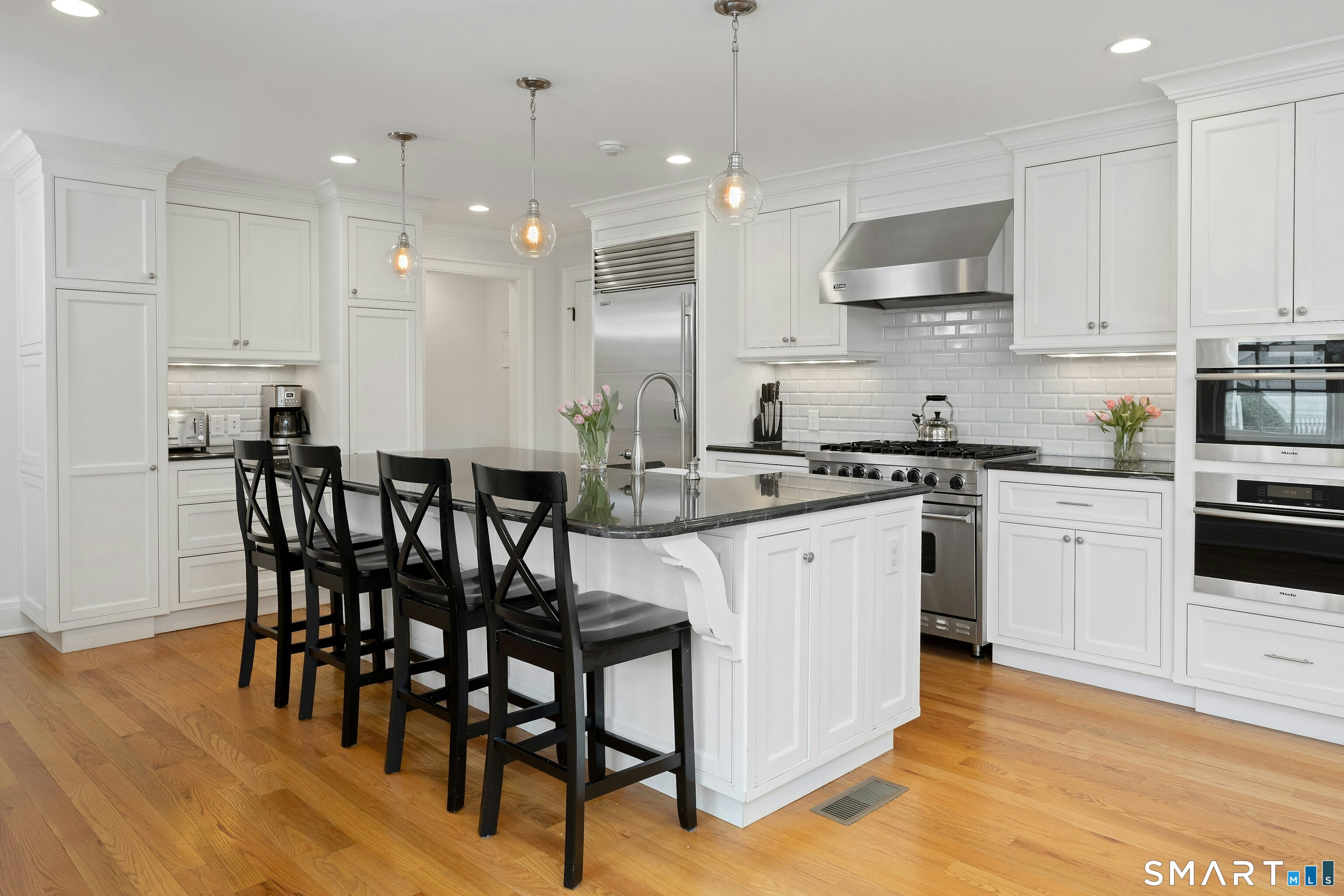 12 Walmsley Road Darien, CT 06820 - Photo 12 of 37