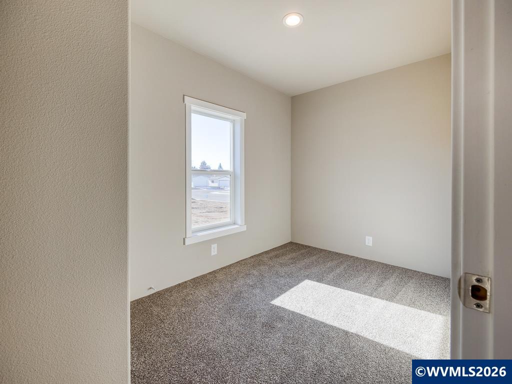 5636 Edith Way Klamath Falls, OR 97603 - Photo 19 of 23