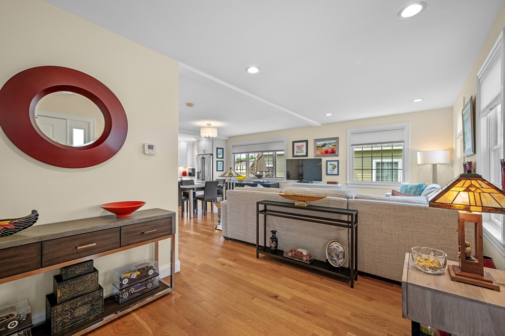155 Green Street, Unit 4 Marblehead, MA 01945 - Photo 4 of 34