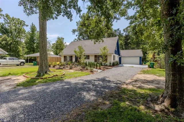 $398,000 | 194 Live Oak Street, Mandeville, LA 70448