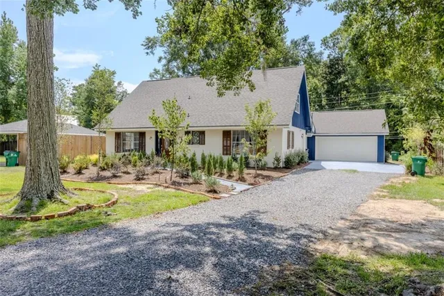 $398,000 | 194 Live Oak Street, Mandeville, LA 70448