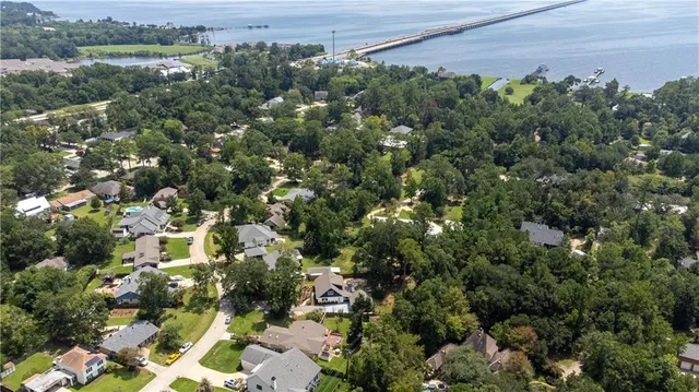 $398,000 | 194 Live Oak Street, Mandeville, LA 70448