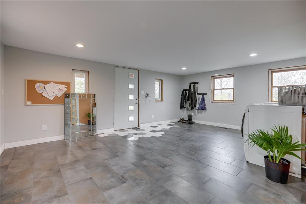 3945 Wicker Road Indianapolis, IN 46217 - Photo 23 of 33 Gallery Image 23