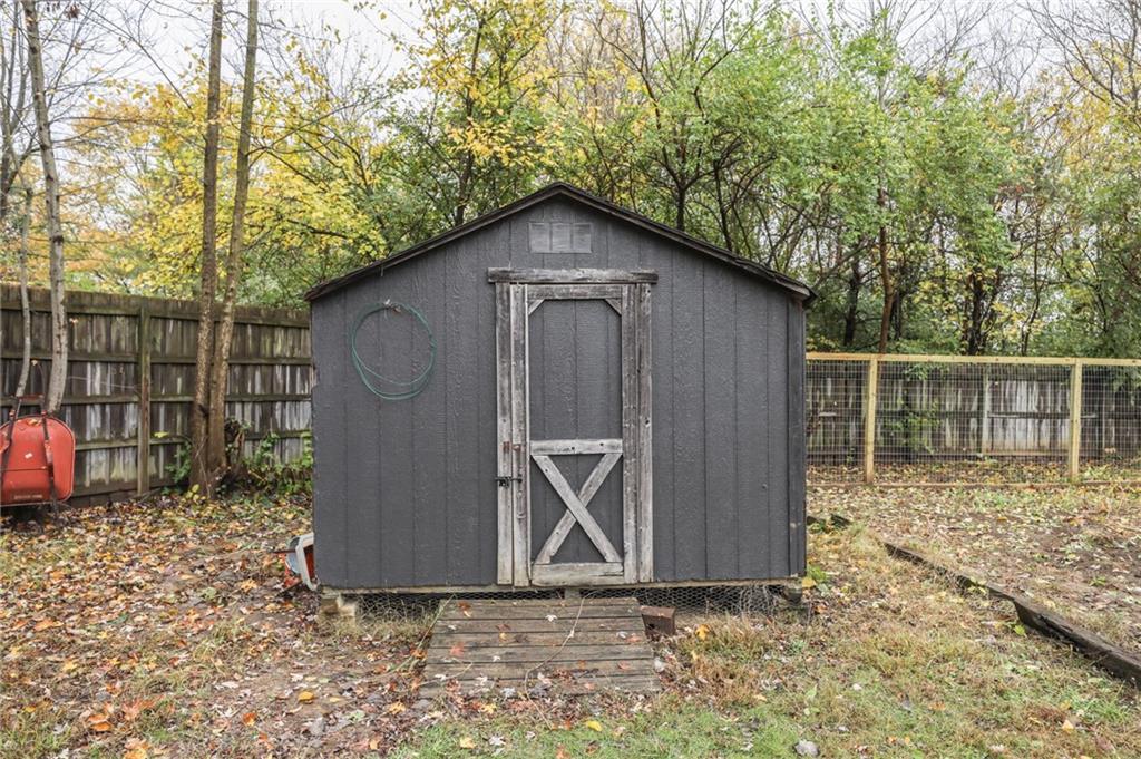 3945 Wicker Road Indianapolis, IN 46217 - Photo 30 of 33 Gallery Image 30