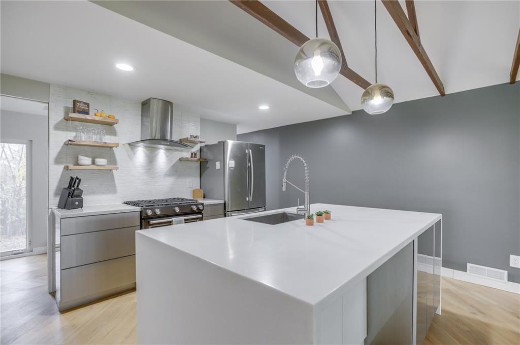 3945 Wicker Road Indianapolis, IN 46217 - Photo 10 of 33 Gallery Image 10